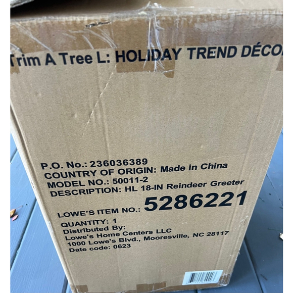 NEW IN BOX REINDEER DOOR GREETER - Picture 11 of 11